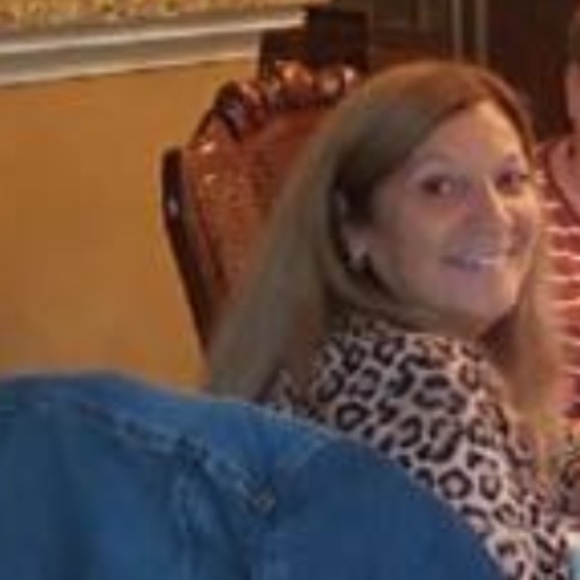 Meet your Posher, Monica - Picture 3 of 4